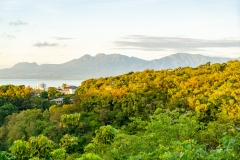 Quand le soleil se lève sur le volcan dégagé on a juste envie de rester à contempler