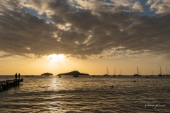 Le soleil se couche derrière les Ilets Pigeon