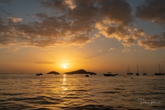 Le soleil se couche derrière les Ilets Pigeon