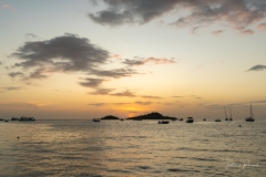 Le soleil se couche derrière les Ilets Pigeon