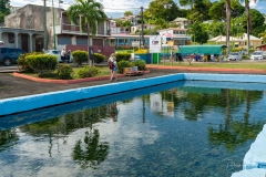 Bassin coloré en centre ville de Vieux Bourg